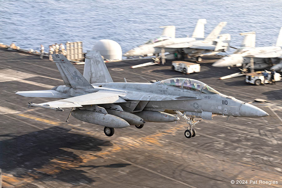 F/A-18F a/c-110 VFA-32